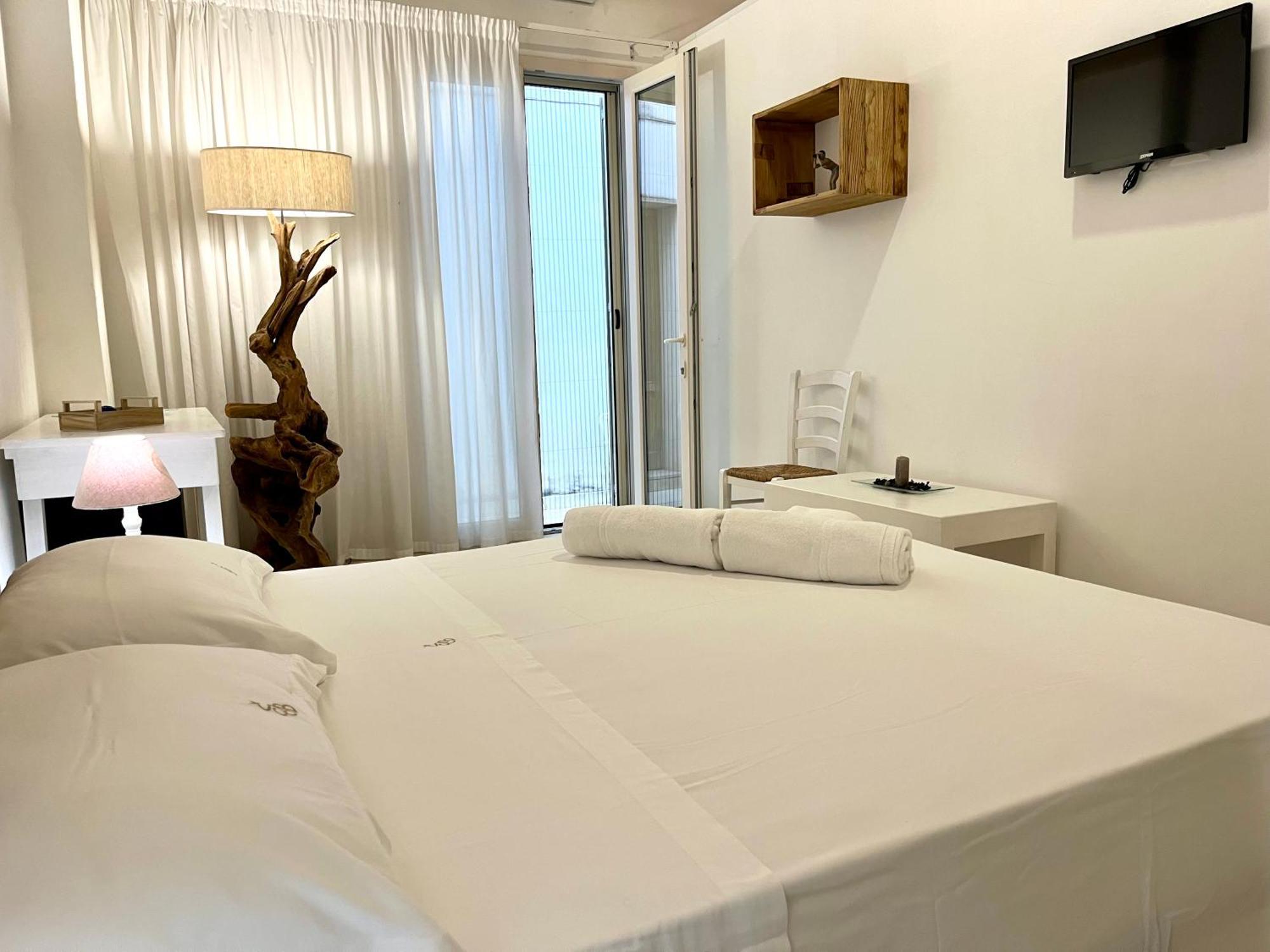 Salto Nel Blu Hotel Леверано Екстериор снимка